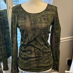 Daisy Fuentes Olive Abstract Long Sleeve Top